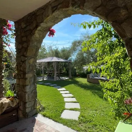 Il Casale Del Magra Гостевой дом